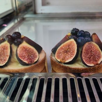 Paris En Rose - Cafes Near Me - Del Mar, California Paris En Rose - Cafes Near Me - Del Mar, California