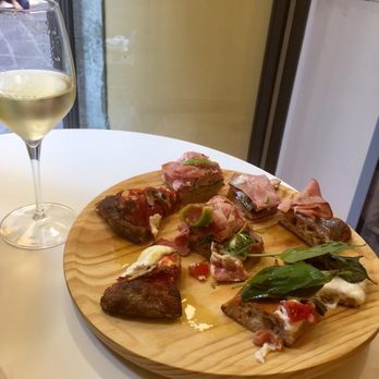 Gustarium - Pizza Near Me - Florence, FI