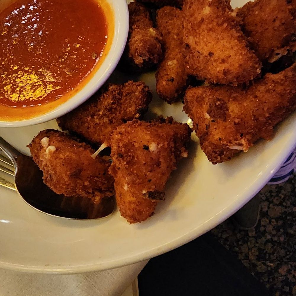 Pellicci's - Fried Mozzarella - Italian Near Me - Stamford, Connecticut