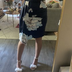 Le's Alterations - Hem of the skirt