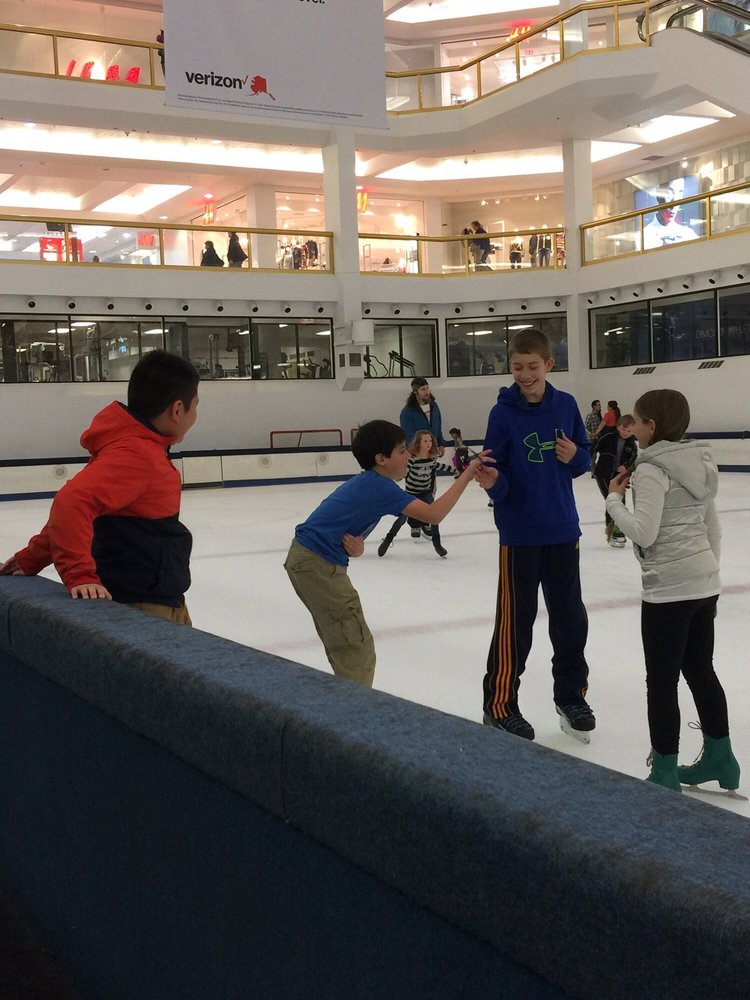 DIMOND ICE CHALET 11 Avis 800 E Dimond Blvd, Anchorage, Alaska