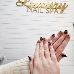 Luxury Nails Spa