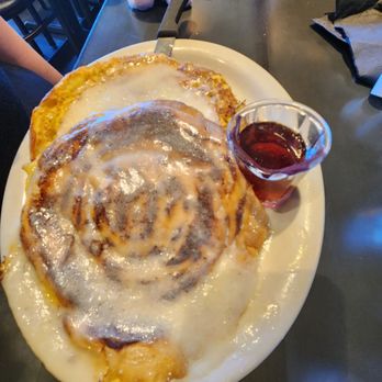 Brunch Snob - Cinnamon roll French toast. - Breakfast & Brunch Near Me - Phoenix, Arizona Brunch Snob - Cinnamon roll French toast. - Breakfast & Brunch Near Me - Phoenix, Arizona