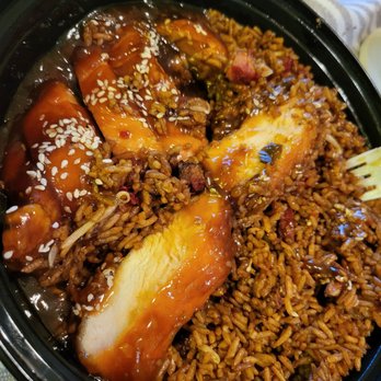 Mon Kou Restaurant - Sesame chicken - Chinese Near Me - Attleboro, Massachusetts