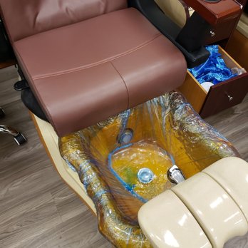 Sk Nails - Pedicure chair with lined tub - Nail Salons Near Me - Boise, Idaho Sk Nails - Pedicure chair with lined tub - Nail Salons Near Me - Boise, Idaho