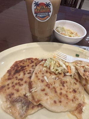 El Majahual Pupusería by null