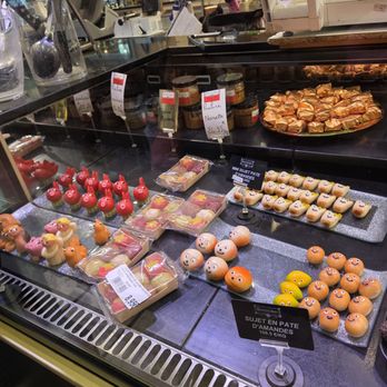 Les Halles de Lyon - Paul Bocuse - Public Markets Near Me - Lyon, 69 Les Halles de Lyon - Paul Bocuse - Public Markets Near Me - Lyon, 69