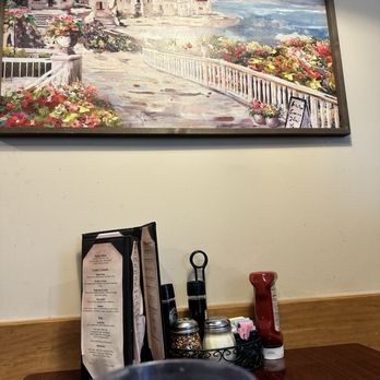 Vinnys Italian Grill - Booth table - Italian Near Me - Glen Allen, Virginia Vinnys Italian Grill - Booth table - Italian Near Me - Glen Allen, Virginia