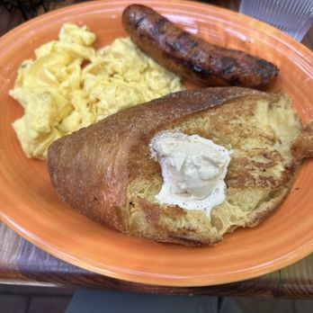 Tower Cafe - Famous French Toast Famous (petite version) with Chicken Apple Sausage and Eggs - Breakfast & Brunch Near Me - Sacramento, California