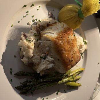 Opus 9 Steakhouse - Halibut - Steakhouses Near Me - Williamsburg, Virginia Opus 9 Steakhouse - Halibut - Steakhouses Near Me - Williamsburg, Virginia