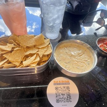 Topgolf - Queso blanco, chips, salsa, strawberry lemonade & Starry - Golf Near Me - West Des Moines, Iowa Topgolf - Queso blanco, chips, salsa, strawberry lemonade & Starry - Golf Near Me - West Des Moines, Iowa