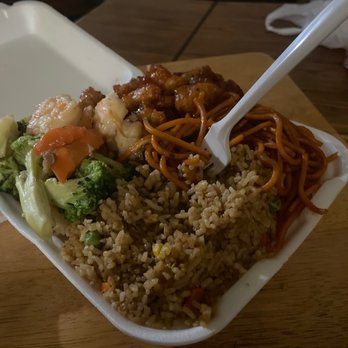 Mr. You Express - Orange chicken, broccoli shrimp, fried rice and chow mein. - Chinese Near Me - Montclair, California Mr. You Express - Orange chicken, broccoli shrimp, fried rice and chow mein. - Chinese Near Me - Montclair, California