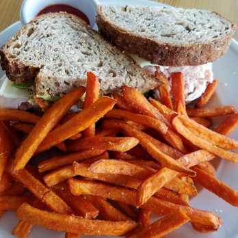 150 Sunset - Sandwhich with sweet potato fries. - Breakfast & Brunch Near Me - El Paso, Texas