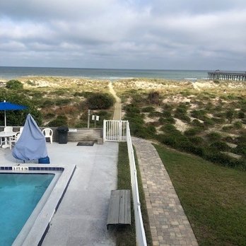 Beachside Motel - Super easy walk to the beach, but you guys that carry everything for us ladies may have an issue crossing over the last dune :) - Hotels Near Me - Fernandina Beach, Florida