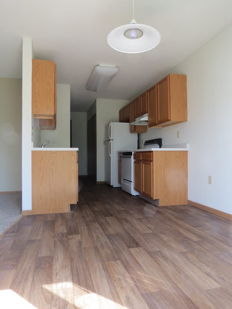 BROOKSTONE TOWNHOMES Apartments 19001966 Brookstone Cir, Hudson