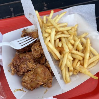 Running Chicks - Monterey Park - Small chicken tenders combo - Chicken Wings Near Me - Monterey Park, California Running Chicks - Monterey Park - Small chicken tenders combo - Chicken Wings Near Me - Monterey Park, California