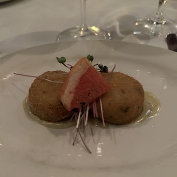 Vintage Chophouse and Tavern - Crab cake - Steakhouses Near Me - Calgary, Alberta Vintage Chophouse and Tavern - Crab cake - Steakhouses Near Me - Calgary, Alberta