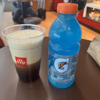 illy caffè - cold brew and gatorade - Cafes Near Me - Philadelphia, Pennsylvania
