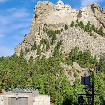 Mount Rushmore National Memorial - Landmarks & Historical Buildings Near Me - Keystone, South Dakota Mount Rushmore National Memorial - Landmarks & Historical Buildings Near Me - Keystone, South Dakota