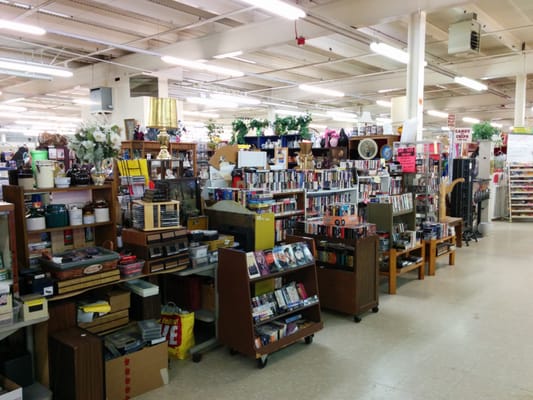 Yard Birds Mall & Storage by null