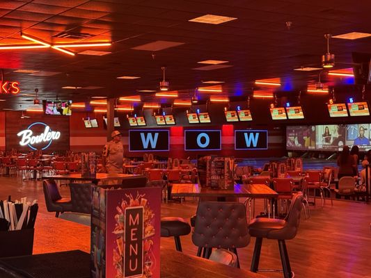 Bowlero Garland by null