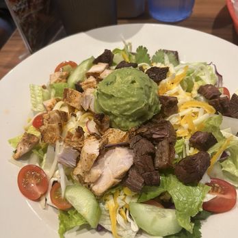 Gringo's Mexican Kitchen - Fajita Salad - Mexican Near Me - Pearland, Texas Gringo's Mexican Kitchen - Fajita Salad - Mexican Near Me - Pearland, Texas