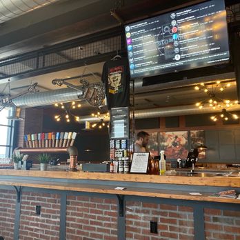 Stompbox Brewing - Interior bar - Brewpubs Near Me - Davenport, Iowa