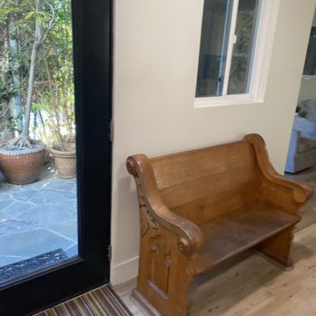 Skinlab South Bay - Cute waiting area - Skin Care Near Me - Manhattan Beach, California