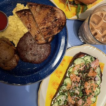 Sally Ann’s - Vegan breakfast, lox toast, breakfast sandwich - Cafes Near Me - Pittsburgh, Pennsylvania