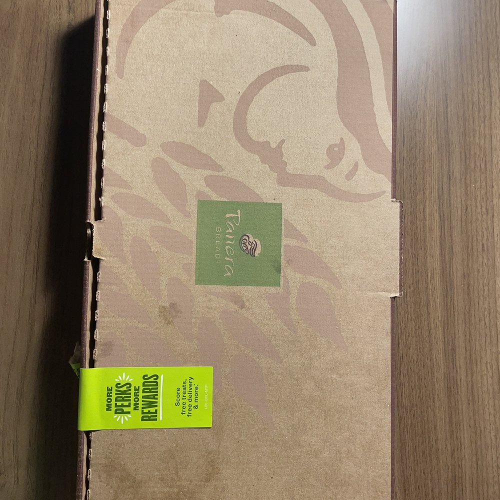 The sturdy flatbread box. It keeps the food warm! The sturdy flatbread box. It keeps the food warm!