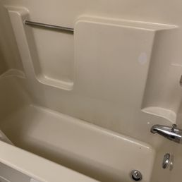 Dirty tub, asked to have it cleaned but this is what it still looked like afterwards. Dirty tub, asked to have it cleaned but this is what it still looked like afterwards.