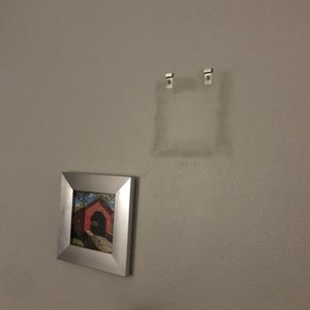 Best Western Historic Frederick - Missing picture w gross dirt stains around it? - Hotels Near Me - Frederick, Maryland