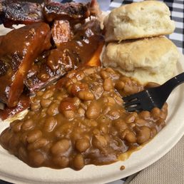 Pork ribs mild, super delicious baked beans and fluffy biscuits. Pork ribs mild, super delicious baked beans and fluffy biscuits.