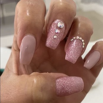 Linda's Nail Lounge - Acrylic Full set with Gel polish and Swarovski crystals - Day Spas Near Me - Puerto Vallarta, JAL