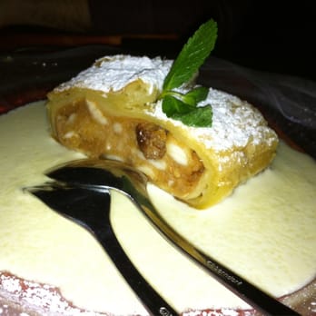 Melker Stiftskeller - Apfelstrudel - Austrian Near Me - Vienna, 9