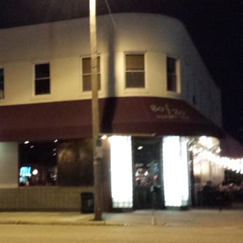 80/20 Burger Bar - 80/20 in Norfolk after dark - American Near Me - Norfolk, Virginia 80/20 Burger Bar - 80/20 in Norfolk after dark - American Near Me - Norfolk, Virginia