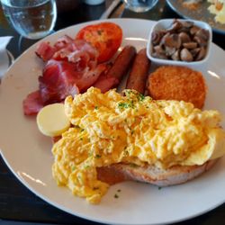 Pinnacle Valley Resort - Breakfast