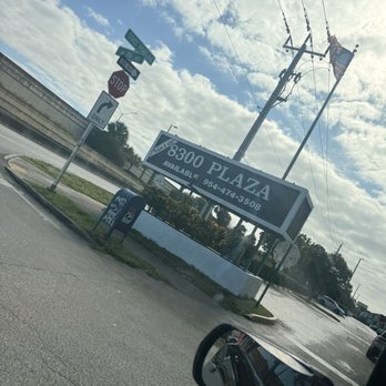 Mama Mia - The Corner plaza - Chicken Wings Near Me - Davie, Florida
