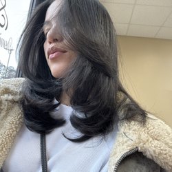 Somi's Dominican Hair Salon