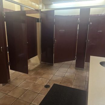 Carolina Ale House - Women's restroom - Sports Bars Near Me - Concord, North Carolina Carolina Ale House - Women's restroom - Sports Bars Near Me - Concord, North Carolina