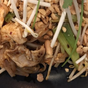 Ocean Thai Cuisine - Pad Thai with chicken - Thai Near Me - Oceanside, California Ocean Thai Cuisine - Pad Thai with chicken - Thai Near Me - Oceanside, California
