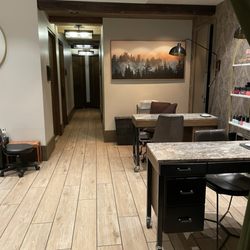 Olympic Spa - Manicure area