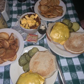 J.G. Melon - Cheeseburger (no onion), fries and side of Chili - American Near Me - New York, New York