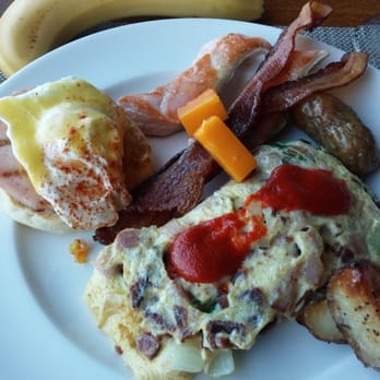 Manta - Omelet and eggs benedict - Hawaiian Near Me - Kamuela, Hawaii Manta - Omelet and eggs benedict - Hawaiian Near Me - Kamuela, Hawaii