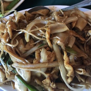 Annie's Panda Garden - Chicken Cow Fun was yummy. - Seafood Near Me - Vallejo, California