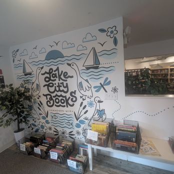 Lake City Books - Bookstores Near Me - Madison, Wisconsin