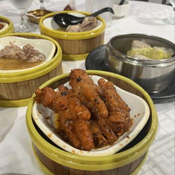 Bistro 1968 - Chicken feet, spare ribs, siu mai - Dim Sum Near Me - San Gabriel, California Bistro 1968 - Chicken feet, spare ribs, siu mai - Dim Sum Near Me - San Gabriel, California