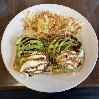Pancake Café Wrigleyville | Breakfast, Brunch, & Lunch - Avocado Toast - Bars Near Me - Chicago, Illinois