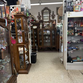 Antique Station - Inside - Antiques Near Me - Orange, California Antique Station - Inside - Antiques Near Me - Orange, California