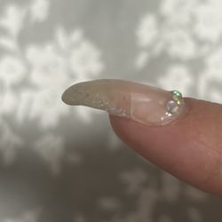 Sonny's Nails - Cracked nail